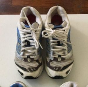 SALE! GUC - BROOKS WOMEN'S LEATHER SNEAKERS - 7M